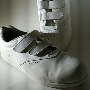 SAS White Occupational Nurse Shoes Sneakers